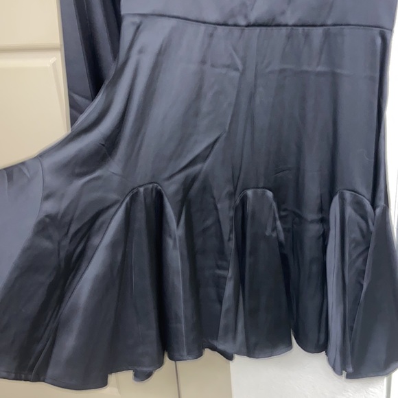 NWT Abercrombie and Fitch Long Sleeve Satin Plunge Mini Dress - Picture 4 of 8